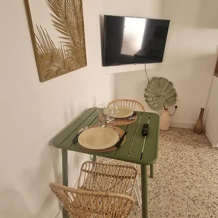 Cozy & Modern Renovated In The Heart Of L'ecusson Apartment *